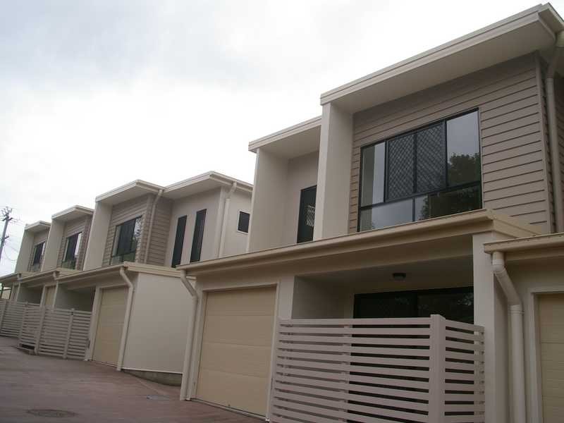 Unit 3 and 4/8 Macquarie Street, Booval QLD 4304