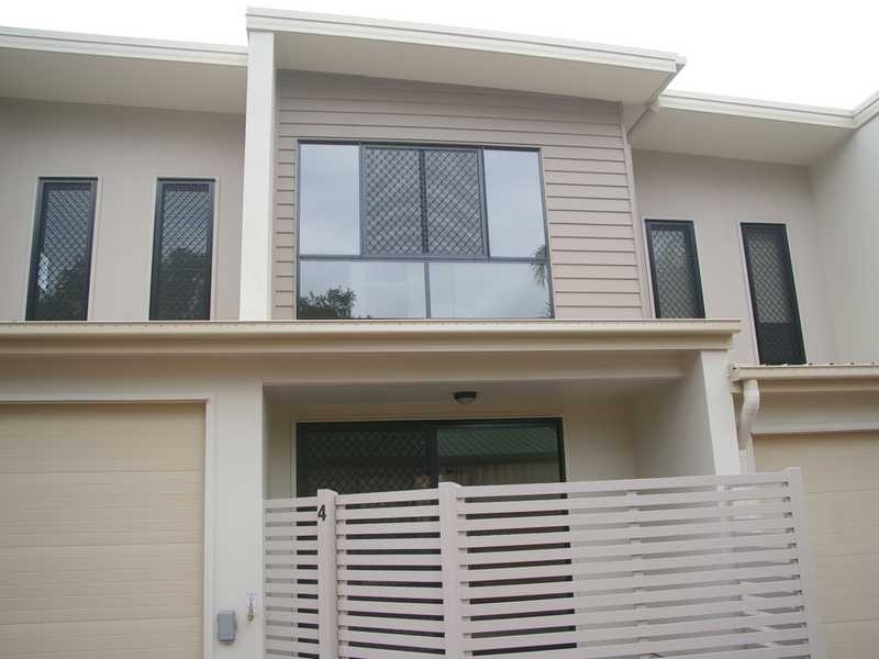 Unit 3 and 4/8 Macquarie Street, Booval QLD 4304