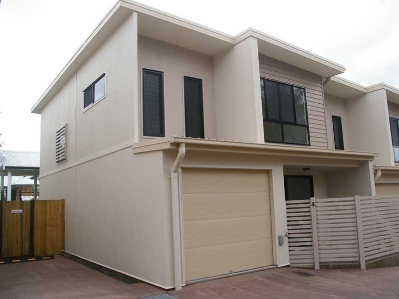 Unit 3 and 4/8 Macquarie Street, Booval QLD 4304