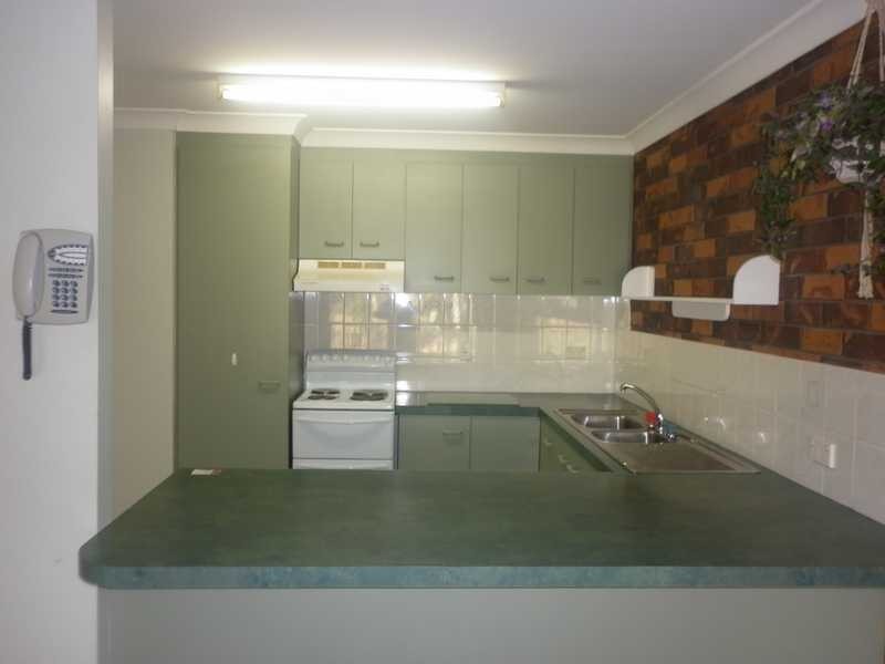2/18 Mark Court, Raceview QLD 4305