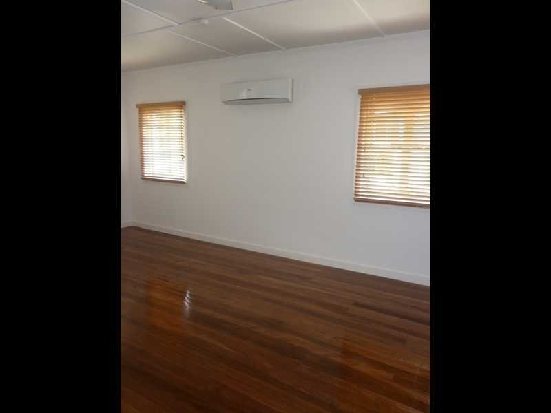 39 Selwyn Street, North Booval QLD 4304