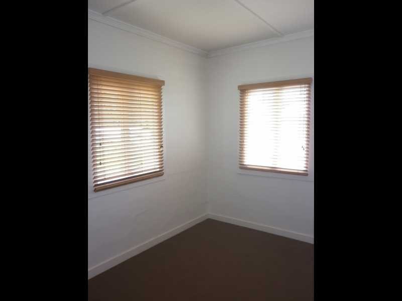 39 Selwyn Street, North Booval QLD 4304