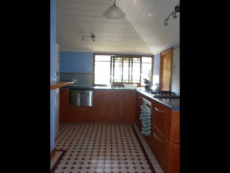 30 Bridge Street, North Booval QLD 4304