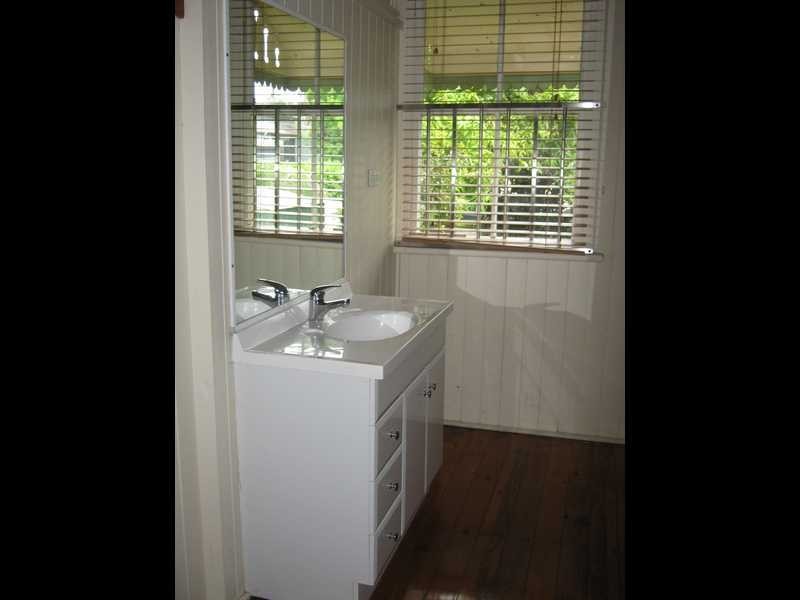 2 Spring Street, East Ipswich QLD 4305