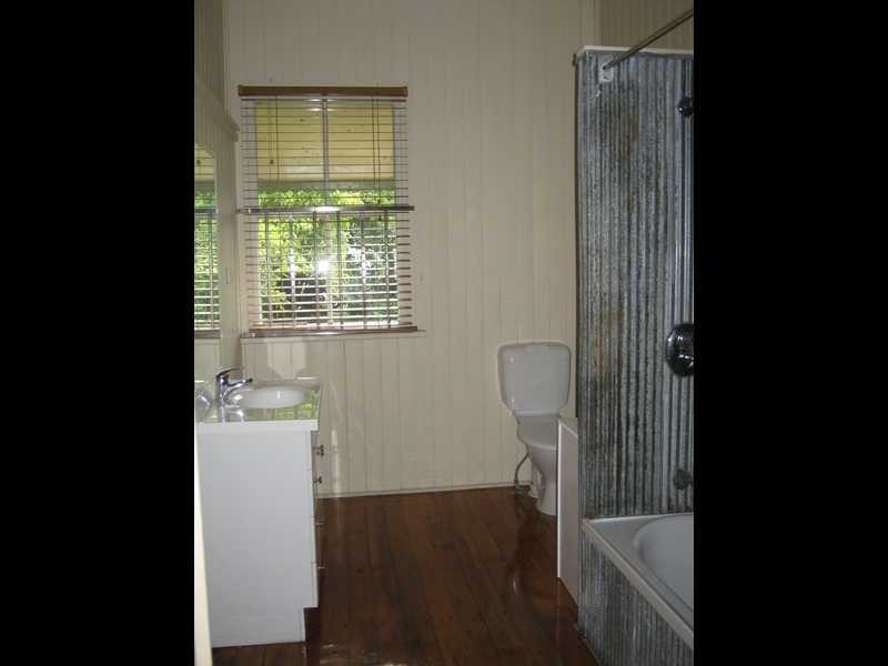 2 Spring Street, East Ipswich QLD 4305