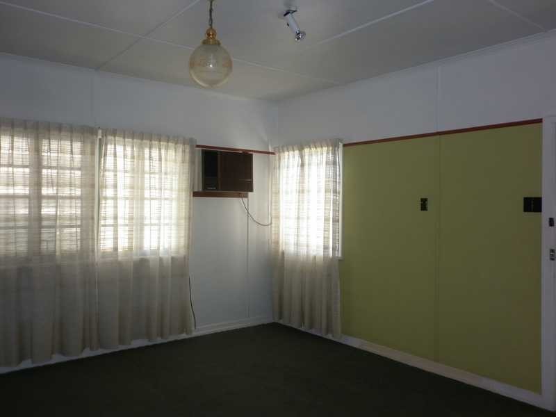 9 Idolwood Street, Eastern Heights QLD 4305