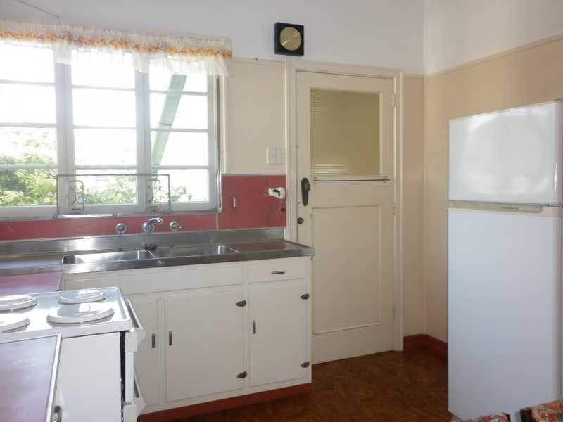 9 Idolwood Street, Eastern Heights QLD 4305