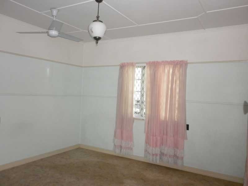 9 Idolwood Street, Eastern Heights QLD 4305