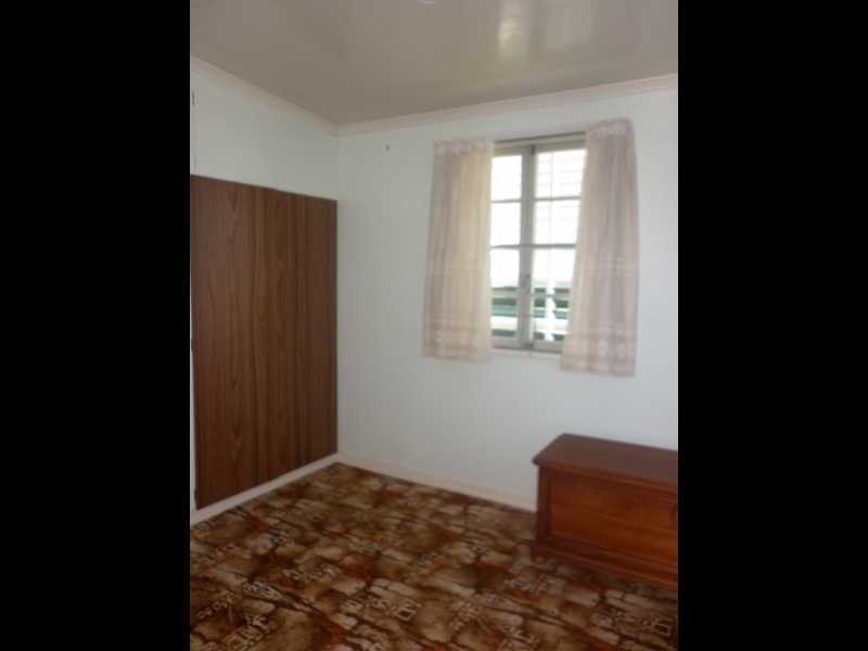 9 Idolwood Street, Eastern Heights QLD 4305