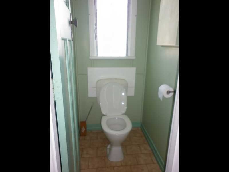 9 Idolwood Street, Eastern Heights QLD 4305