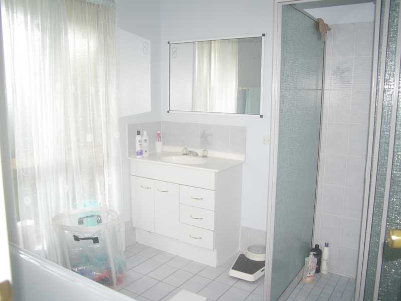 32 Andrew Street, Bundamba QLD 4304