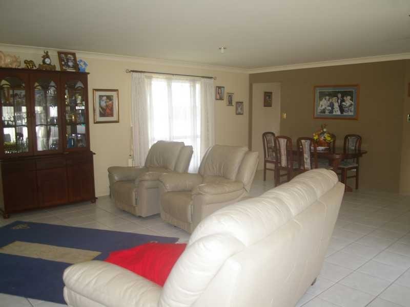 32 Andrew Street, Bundamba QLD 4304