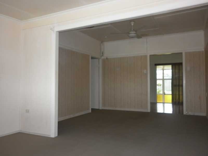 30 Perry Street, Churchill QLD 4305