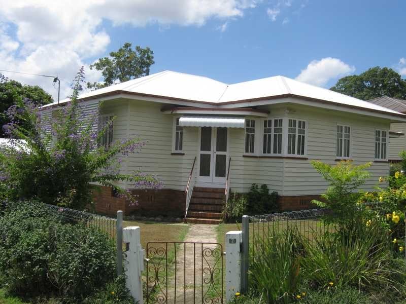 2 Railway Street, Booval QLD 4304