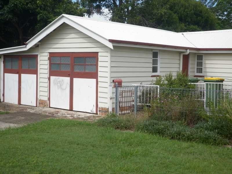 2 Railway Street, Booval QLD 4304