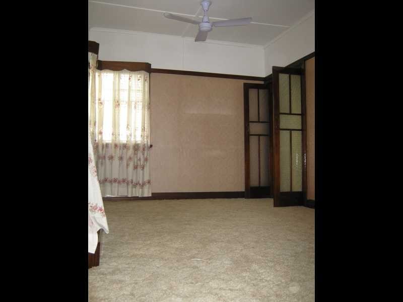 2 Railway Street, Booval QLD 4304