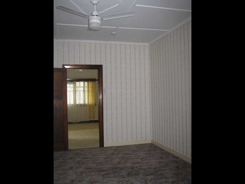 2 Railway Street, Booval QLD 4304