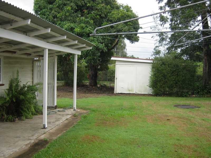 2 Railway Street, Booval QLD 4304