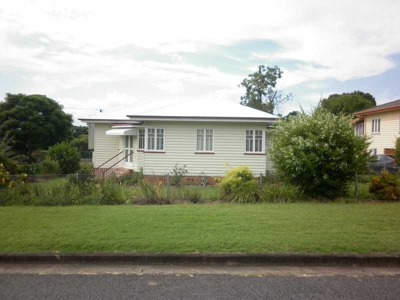 2 Railway Street, Booval QLD 4304