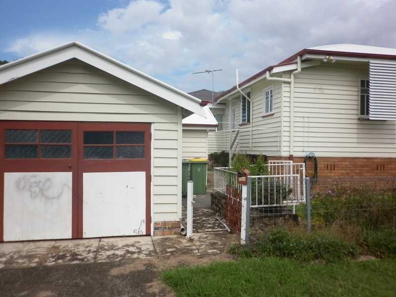 2 Railway Street, Booval QLD 4304