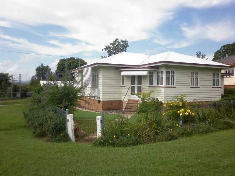 2 Railway Street, Booval QLD 4304