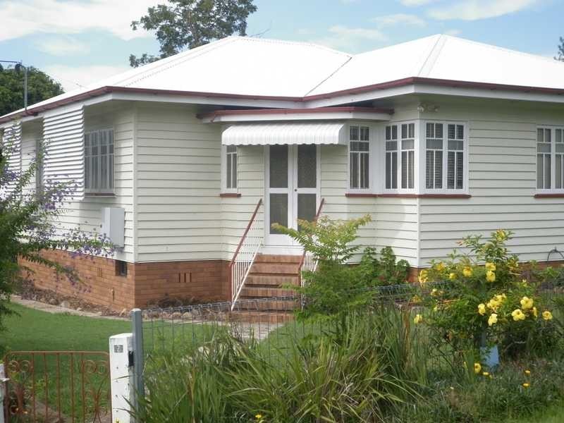 2 Railway Street, Booval QLD 4304