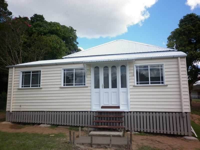 27 Railway Street, Booval QLD 4304