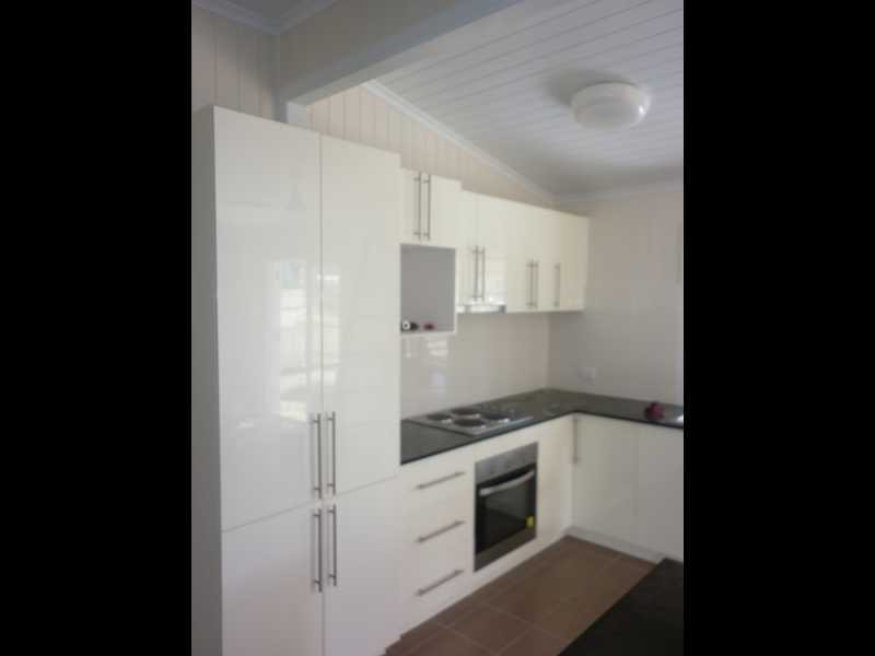 27 Railway Street, Booval QLD 4304