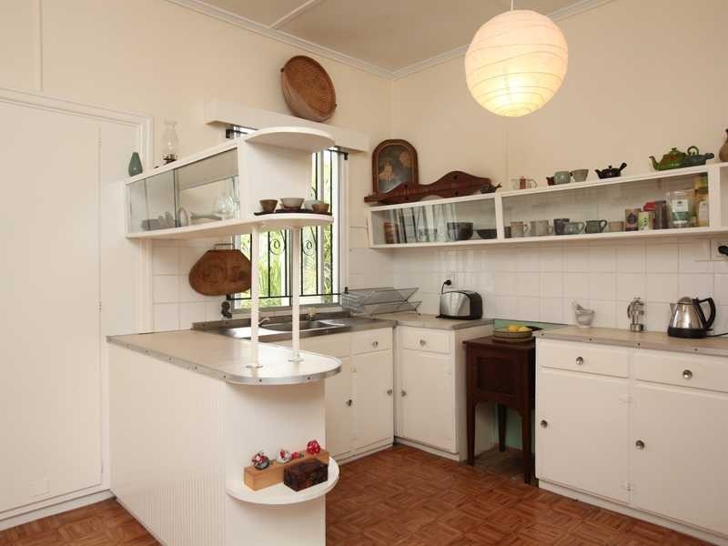 5 Morris Street, Silkstone QLD 4304