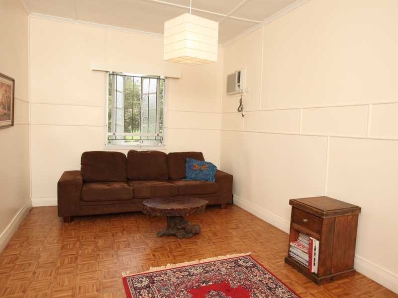 5 Morris Street, Silkstone QLD 4304