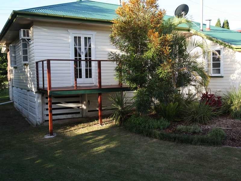 5 Morris Street, Silkstone QLD 4304