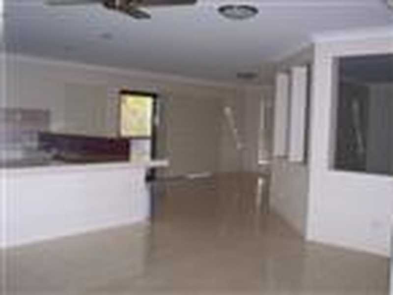 11 Banksia Close, Lowood QLD 4311