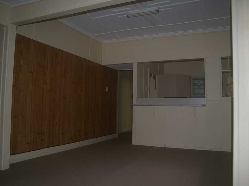 3 North Station Road, North Booval QLD 4304