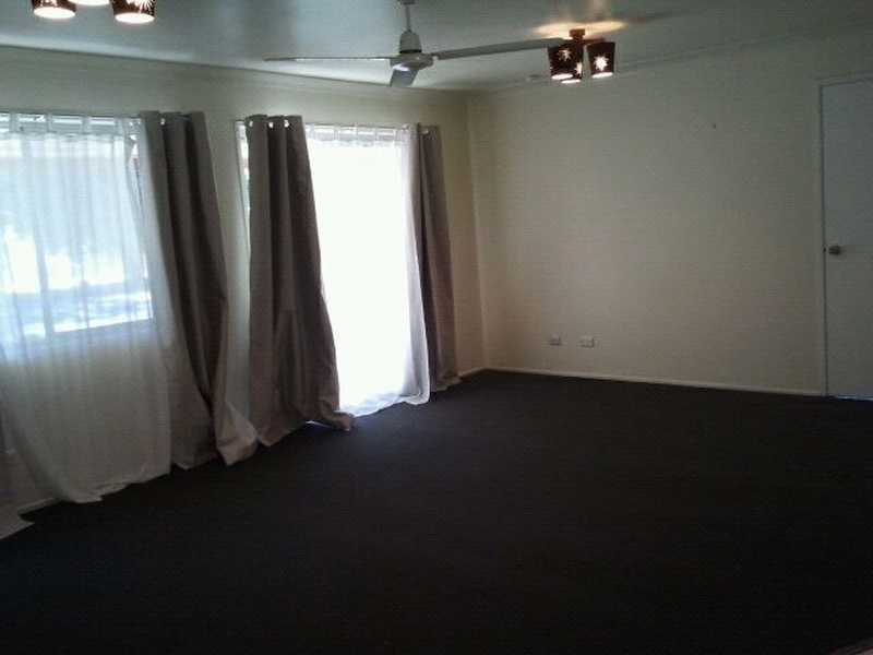 16 Dunns Avenue, Harrisville QLD 4307