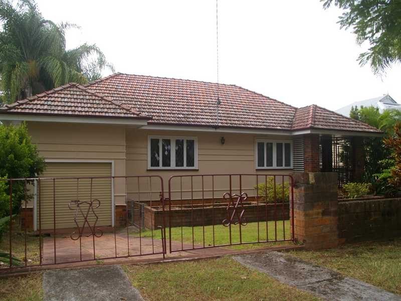 8 York Street, East Ipswich QLD 4305
