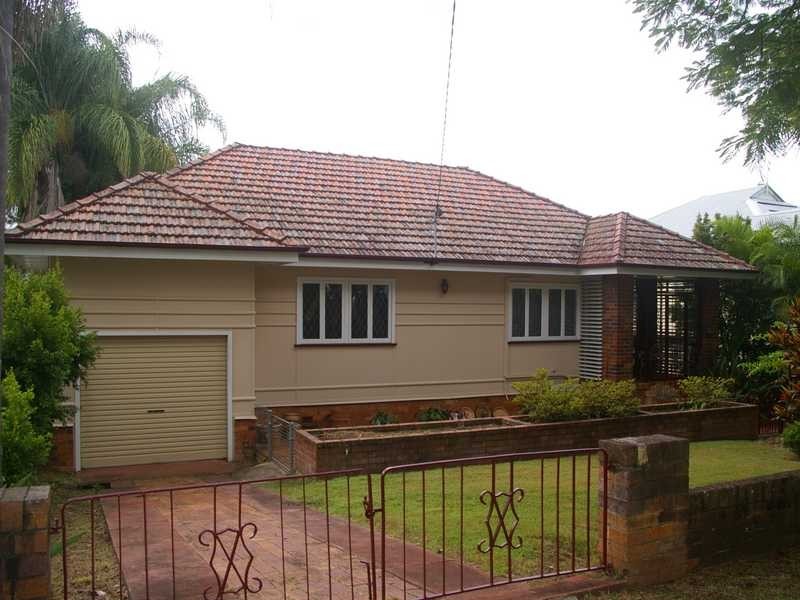 8 York Street, East Ipswich QLD 4305