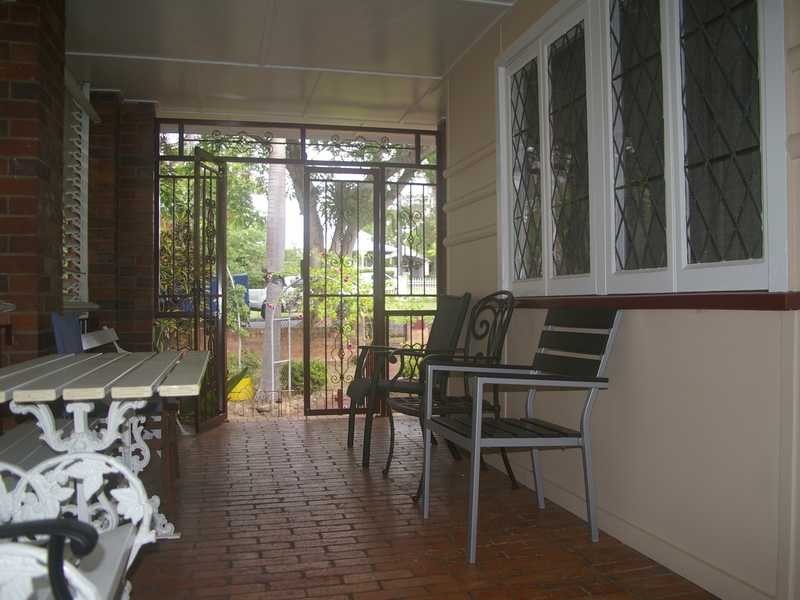 8 York Street, East Ipswich QLD 4305