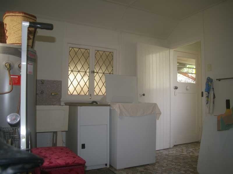 8 York Street, East Ipswich QLD 4305