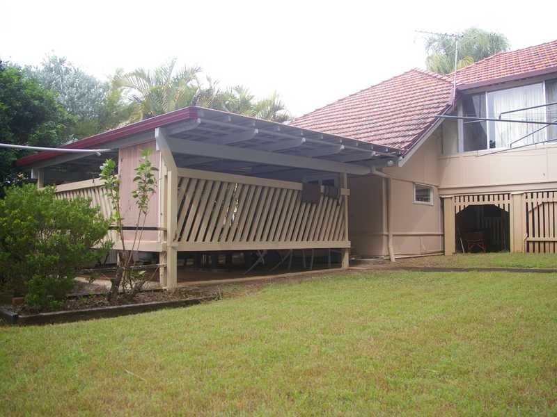 8 York Street, East Ipswich QLD 4305