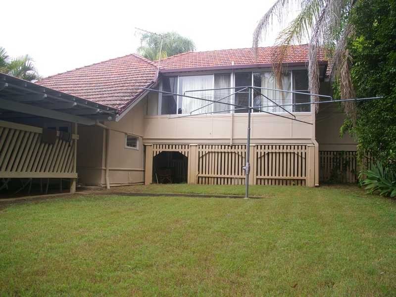 8 York Street, East Ipswich QLD 4305