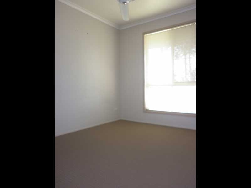 1/1 Brooker Court, Raceview QLD 4305