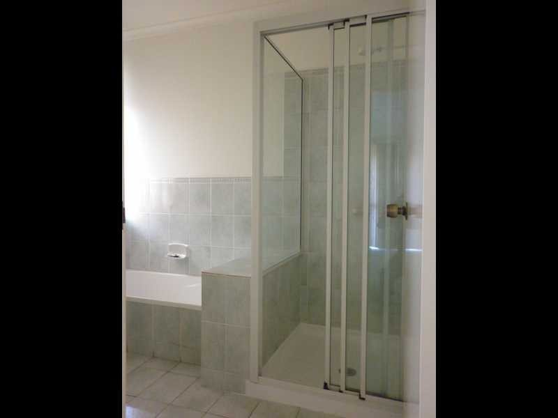 Unit 3/1a Joyce Street, East Ipswich QLD 4305