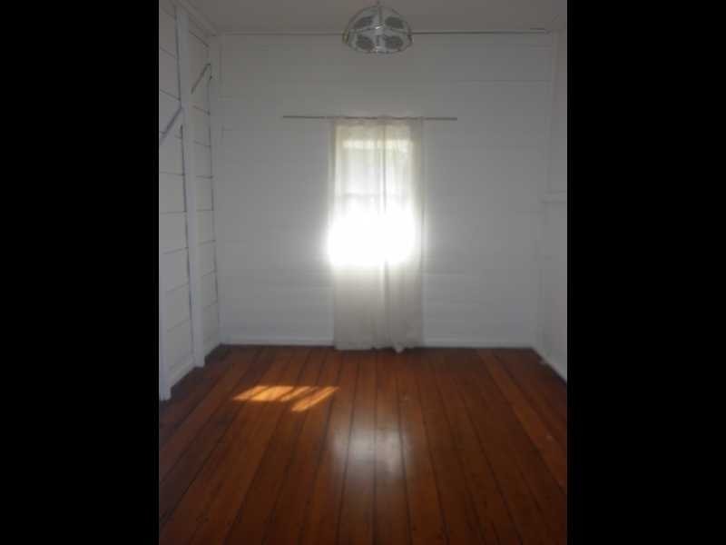 4 Pelican Street, North Ipswich QLD 4305