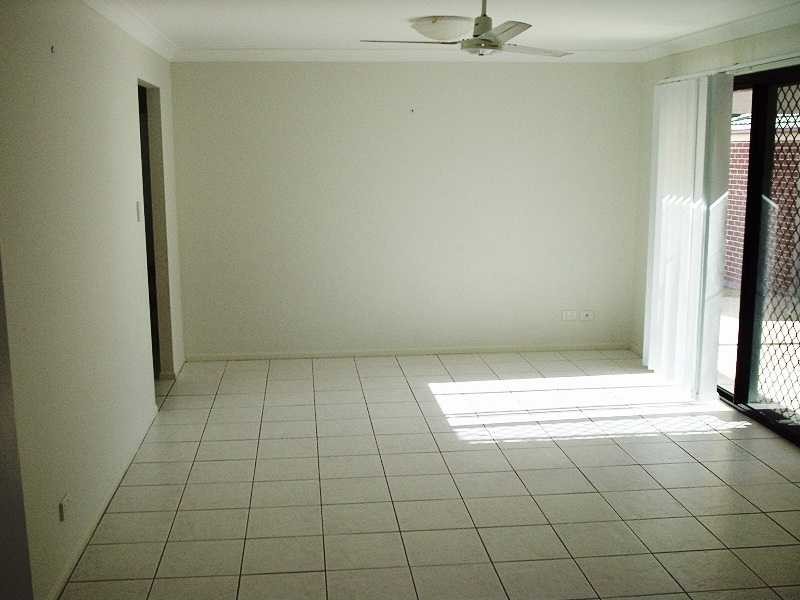 27 Quando Close, Yamanto QLD 4305