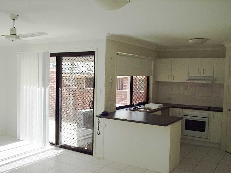 27 Quando Close, Yamanto QLD 4305