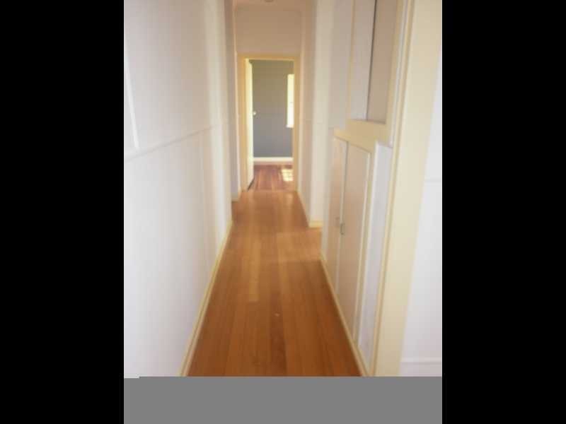 4 Gledson Street, North Booval QLD 4304