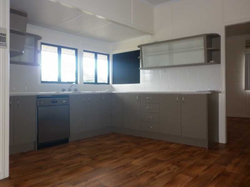 1 Bottomley Street, Brassall QLD 4305