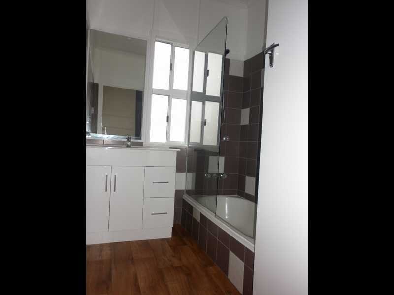 1 Bottomley Street, Brassall QLD 4305