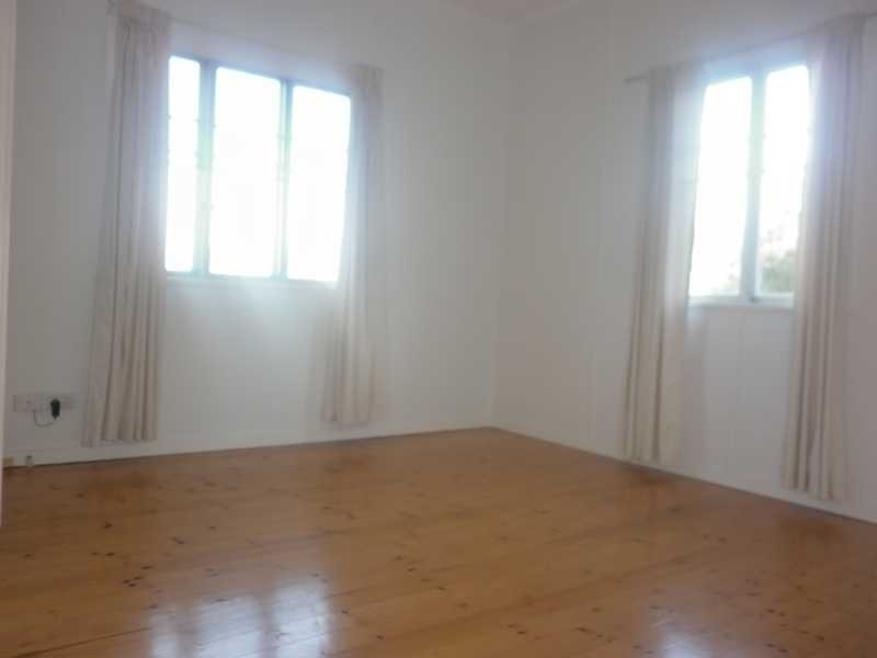 10 Fitzgerald Street, North Ipswich QLD 4305