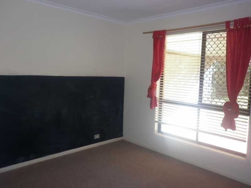 15 Suffield Drive, Yamanto QLD 4305